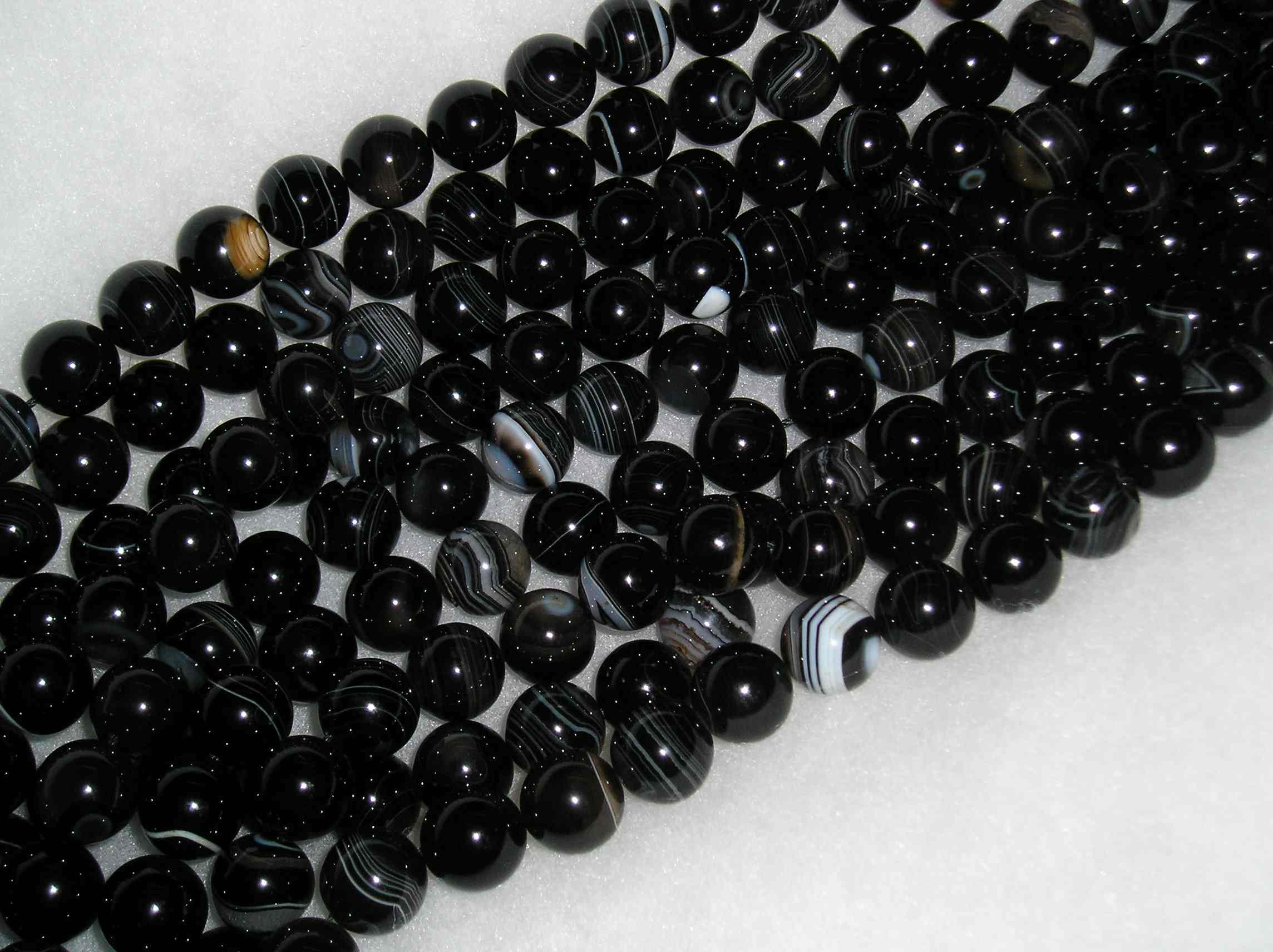 16 MM CAMEO AGATE ROUND BEADS